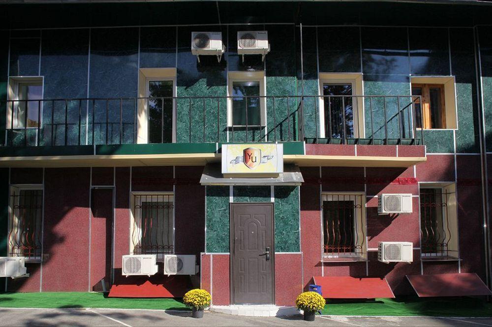 Yellowunlimited Hotel Kharkiv Extérieur photo
