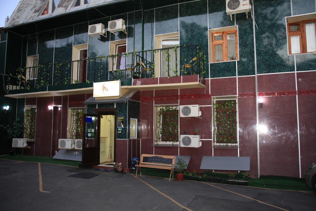 Yellowunlimited Hotel Kharkiv Extérieur photo