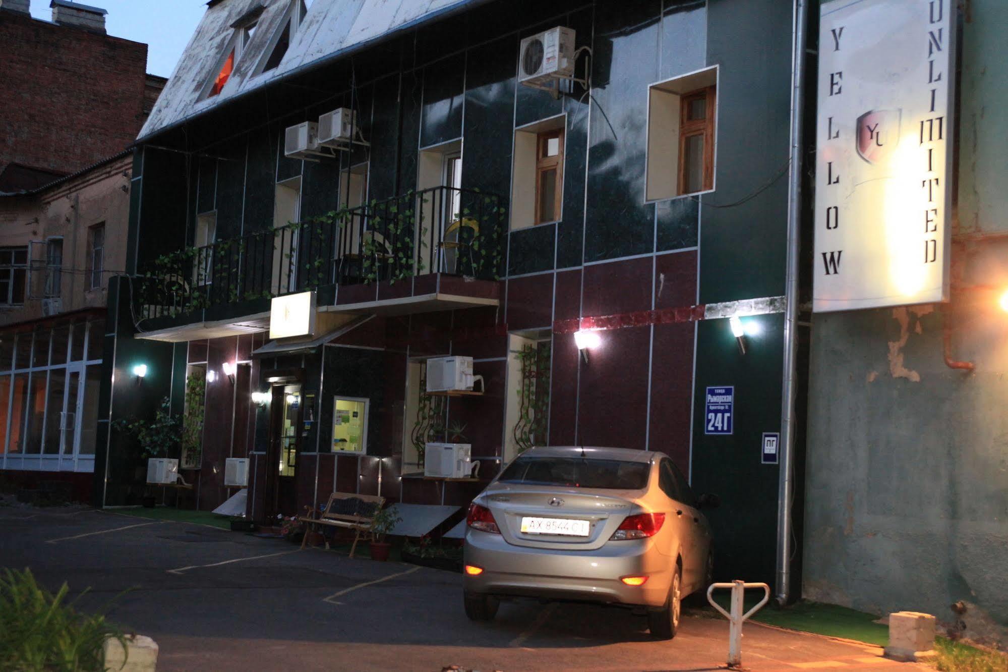 Yellowunlimited Hotel Kharkiv Extérieur photo